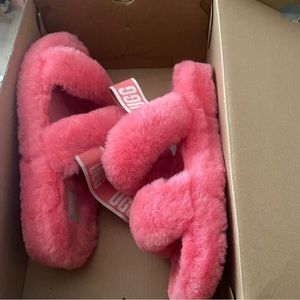 Oh Yeah UGG slide Elastic Strap
1.5" heel height
Strawberry Sorbet
